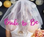 הינומה עם כיתוב BRIDE TO BE-ורוד